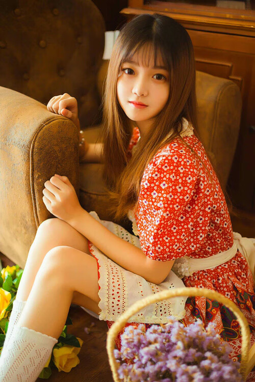 直播弹幕互动功能引发观众热情参与，直播弹幕是实时的吗