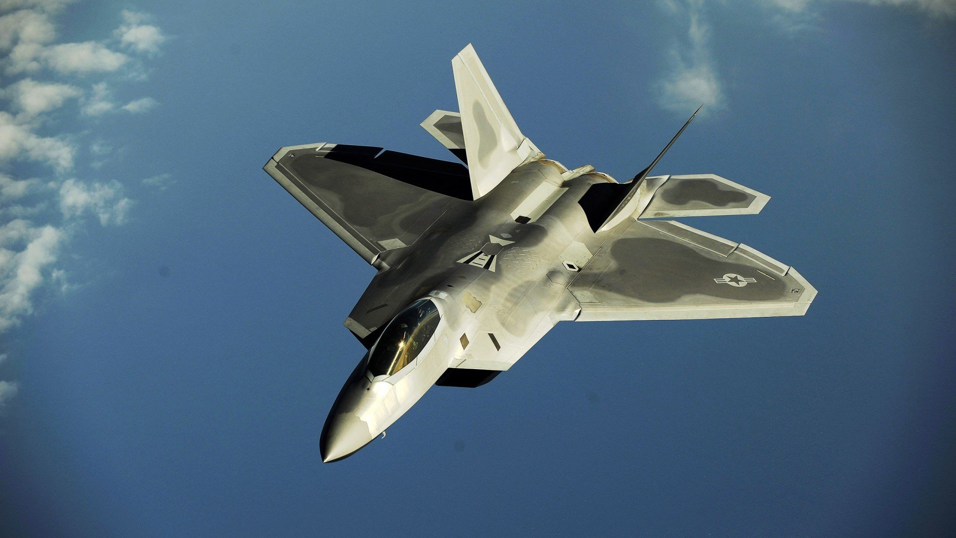 法国女子接力队默契提升明显，法国接机